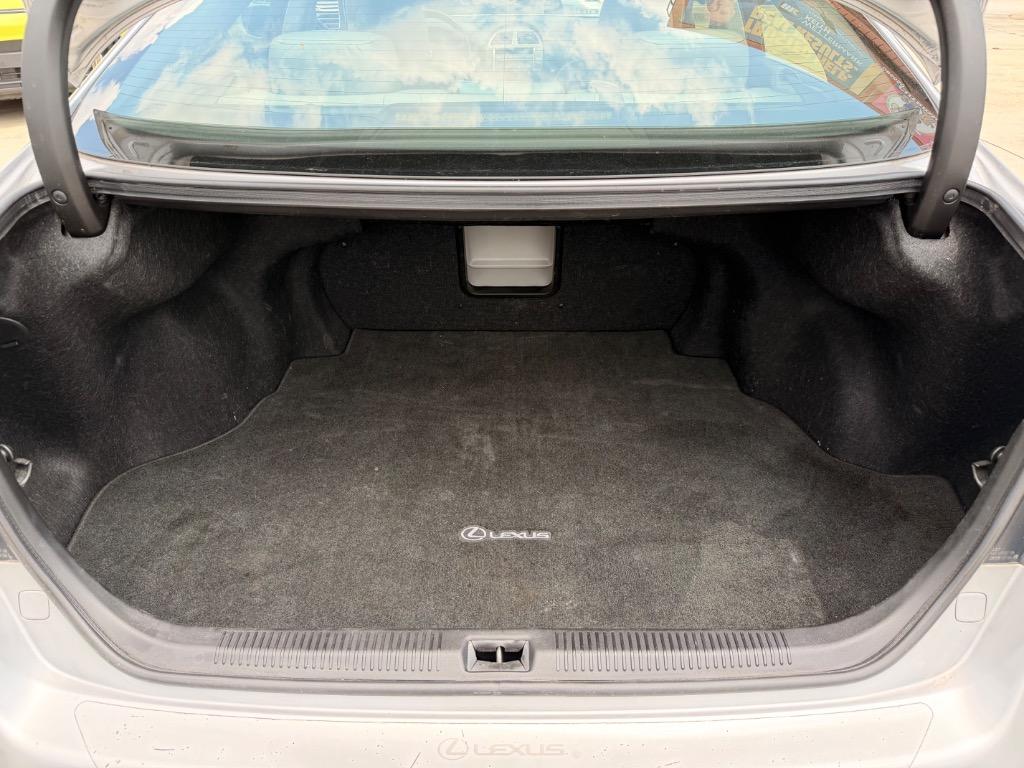 2011 Lexus ES - $11,950