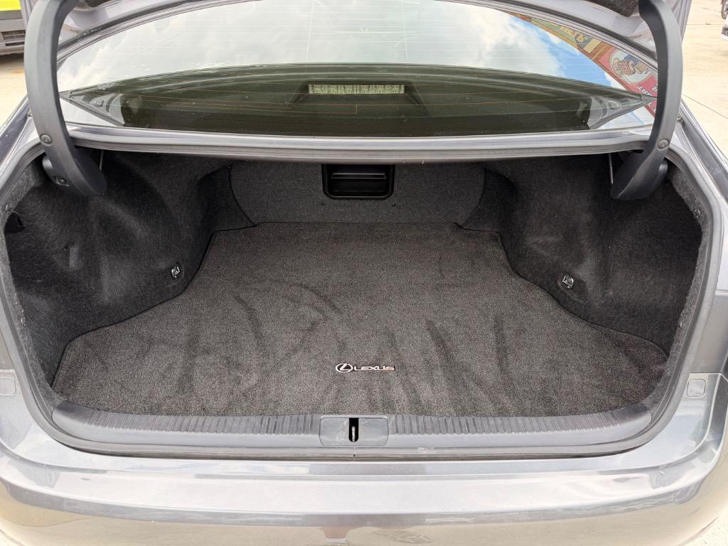 2014 Lexus ES - $16,950
