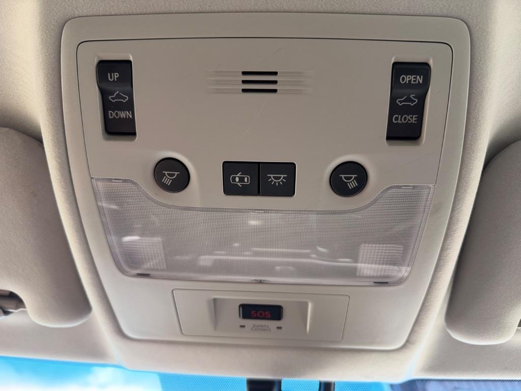 2014 Lexus ES - $16,950