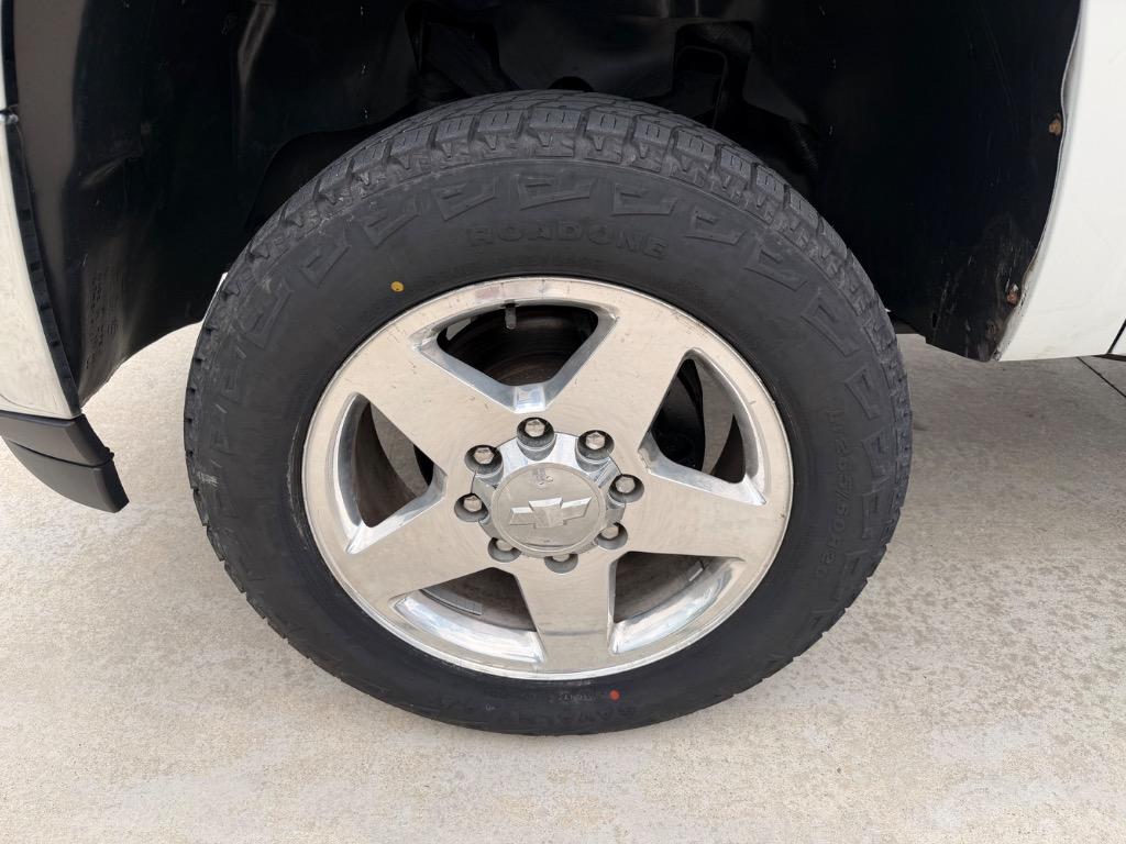 2014 Chevrolet Silverado - $27,950