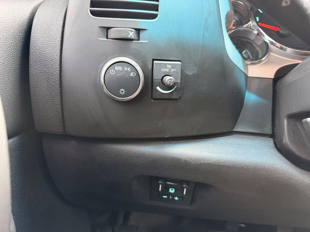 2014 Chevrolet Silverado - $27,950