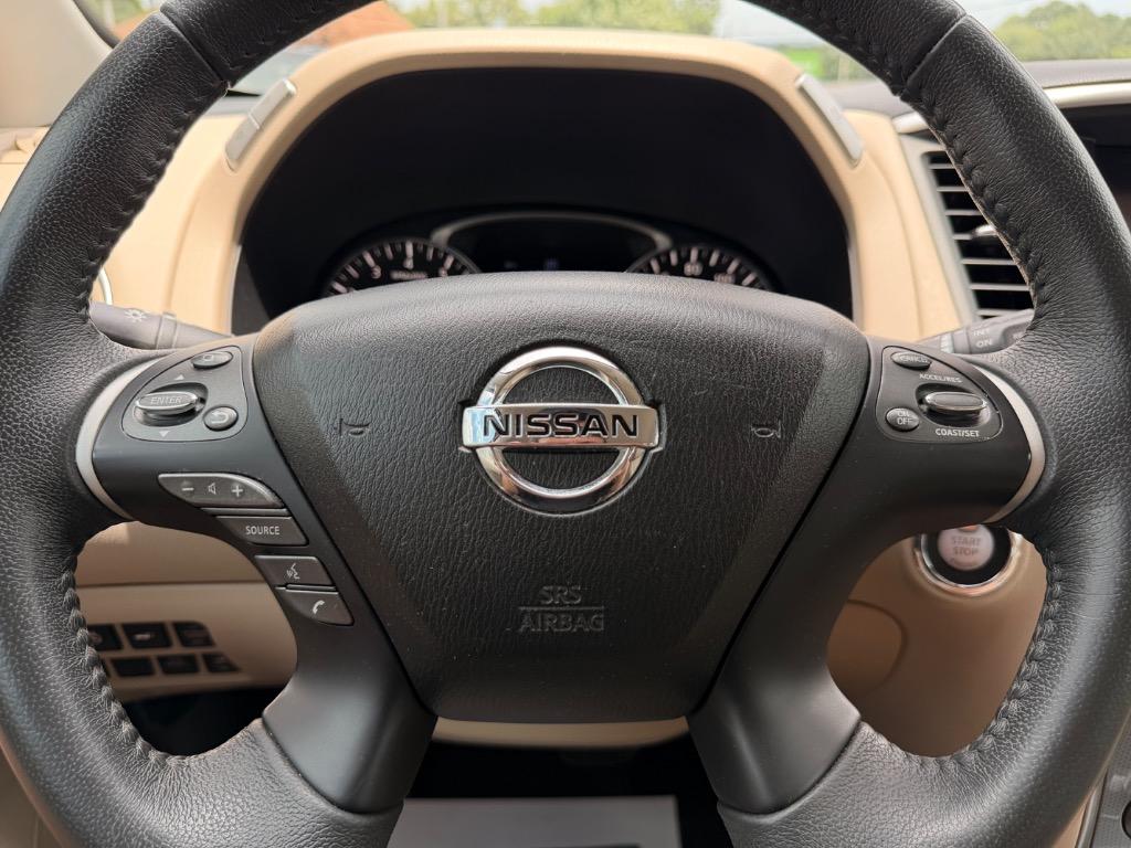 2017 Nissan Pathfinder - $9,950