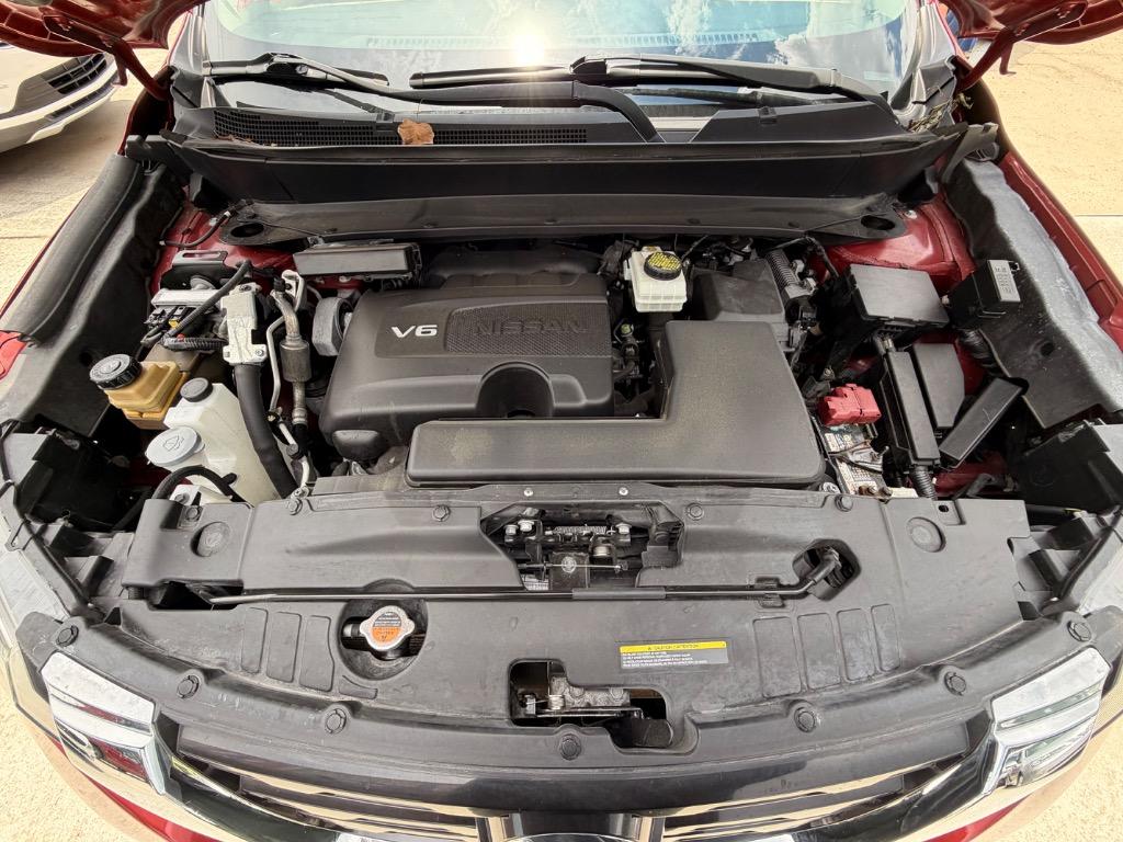 2017 Nissan Pathfinder - $9,950