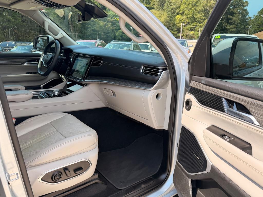 2022 Jeep Wagoneer - $17,950
