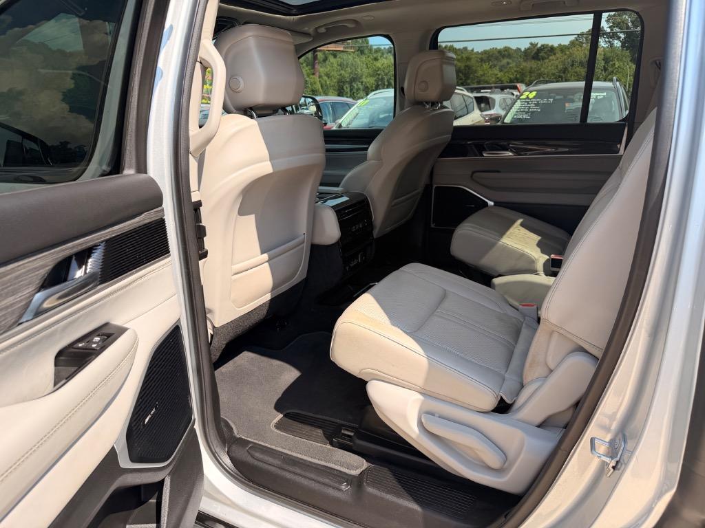 2022 Jeep Wagoneer - $17,950