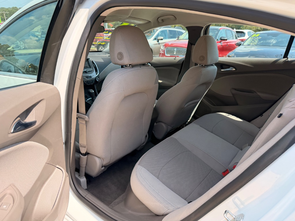 2018 Chevrolet Cruze - $8,950