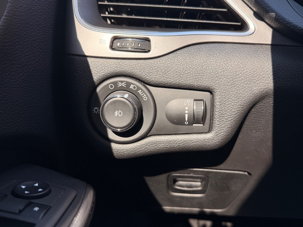 2019 Jeep Cherokee - $9,950