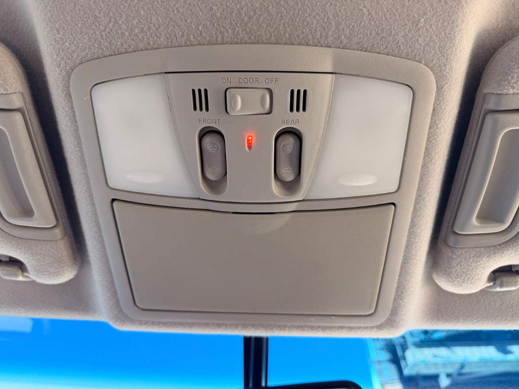 2015 Nissan Quest - $11,950