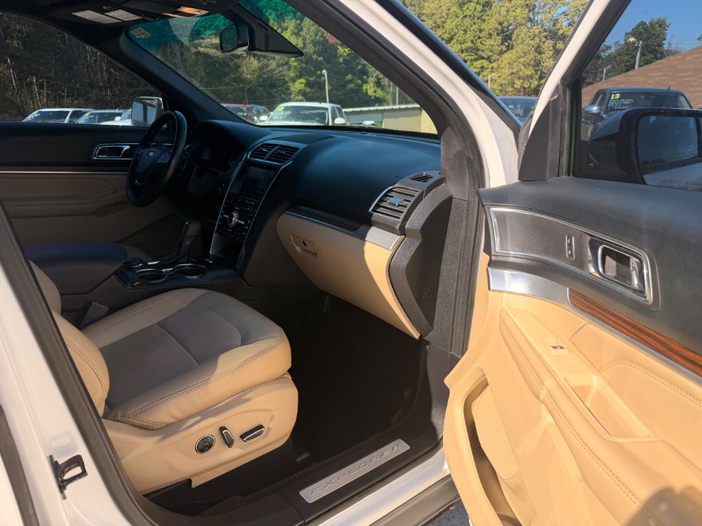 2016 Ford Explorer - $9,950