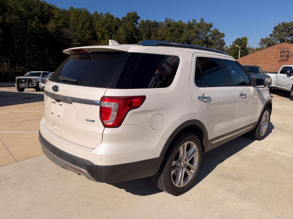 2016 Ford Explorer - $9,950