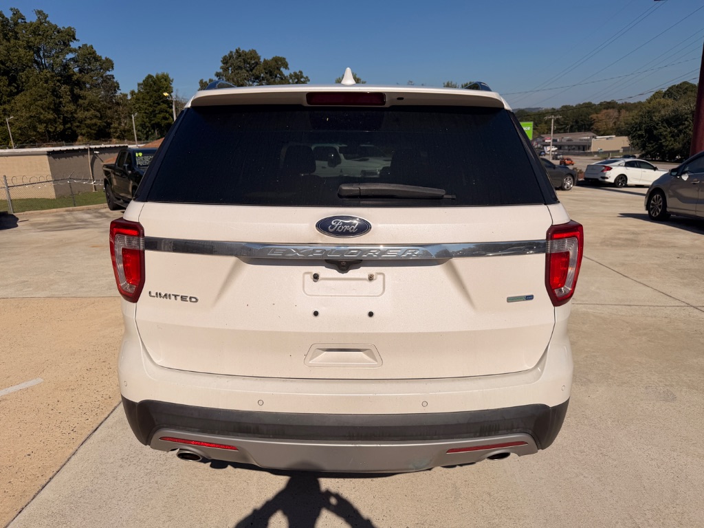 2016 Ford Explorer - $9,950