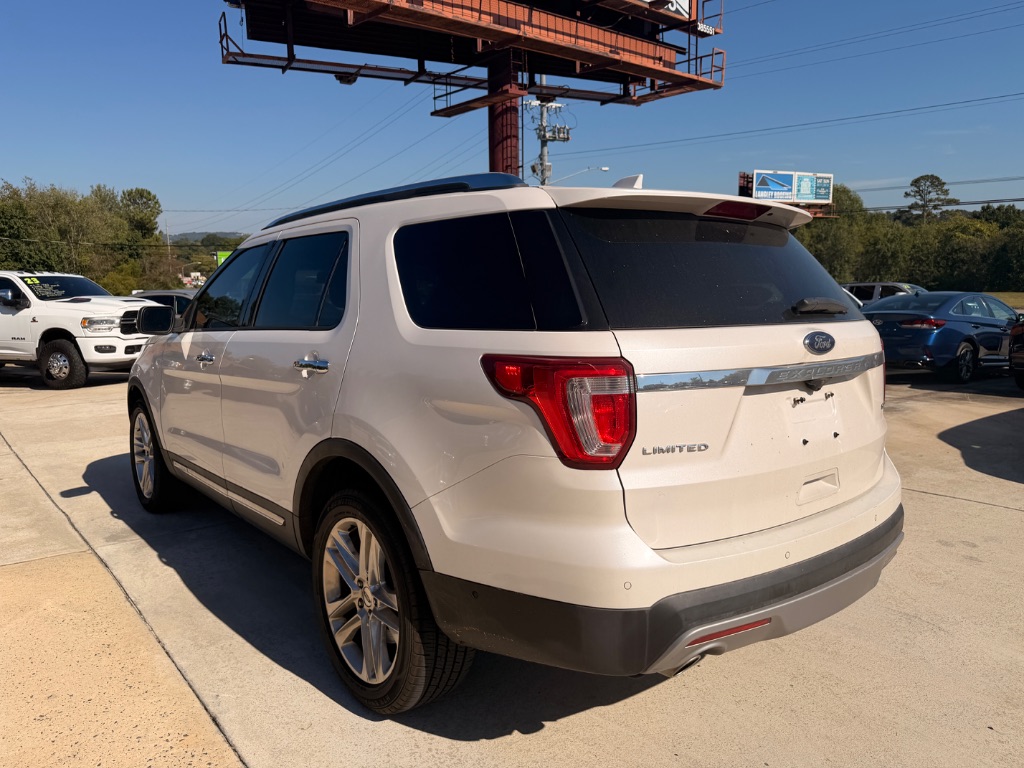 2016 Ford Explorer - $9,950