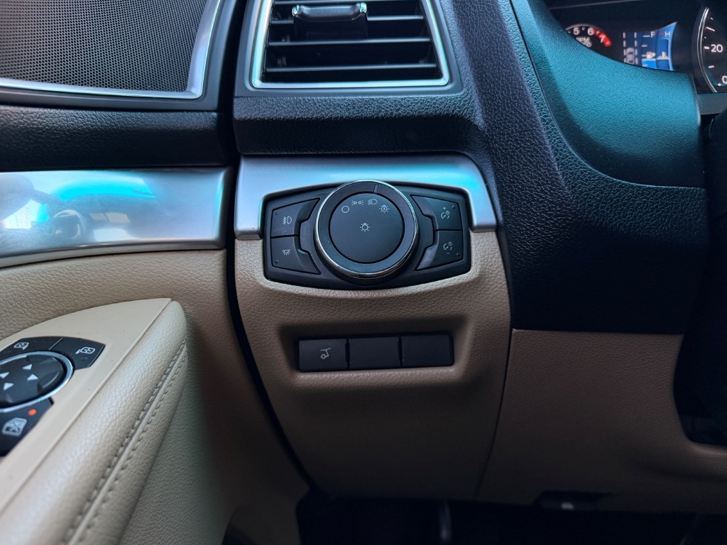 2016 Ford Explorer - $9,950
