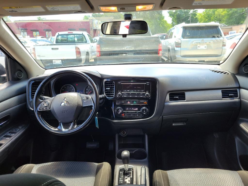 2016 Mitsubishi Outlander - $7,995