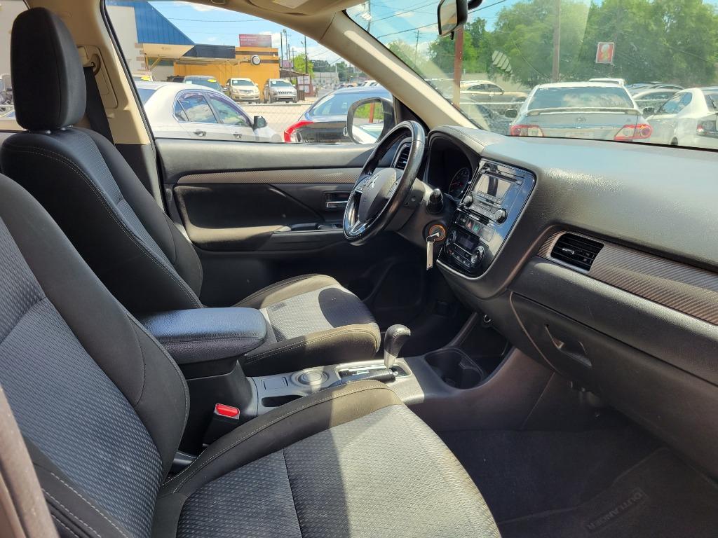 2016 Mitsubishi Outlander - $7,995