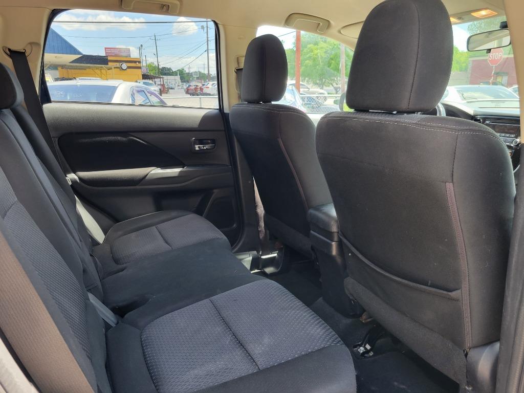 2016 Mitsubishi Outlander - $7,995