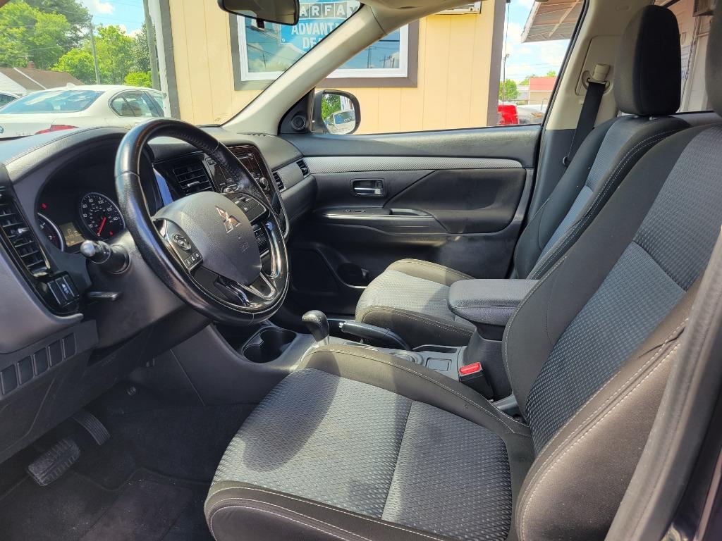 2016 Mitsubishi Outlander - $7,995