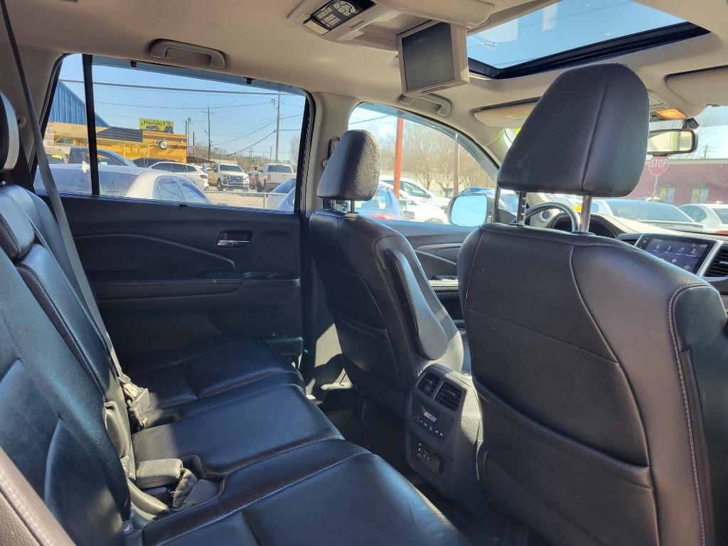 2016 Honda Pilot - $20,995