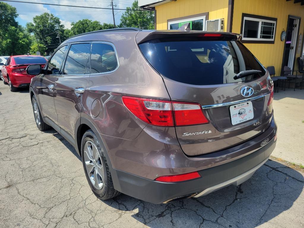 2015 Hyundai Santa Fe - $15,995