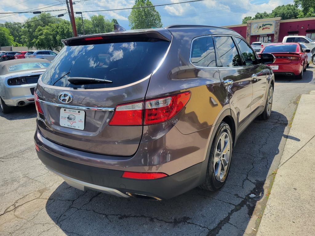 2015 Hyundai Santa Fe - $15,995