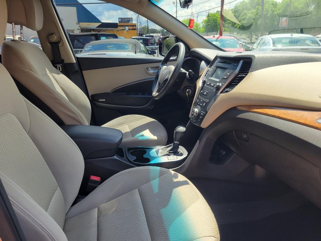 2015 Hyundai Santa Fe - $15,995