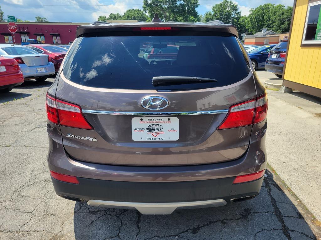 2015 Hyundai Santa Fe - $15,995