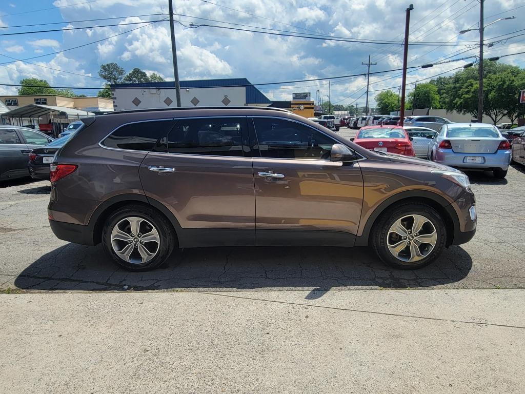 2015 Hyundai Santa Fe - $15,995