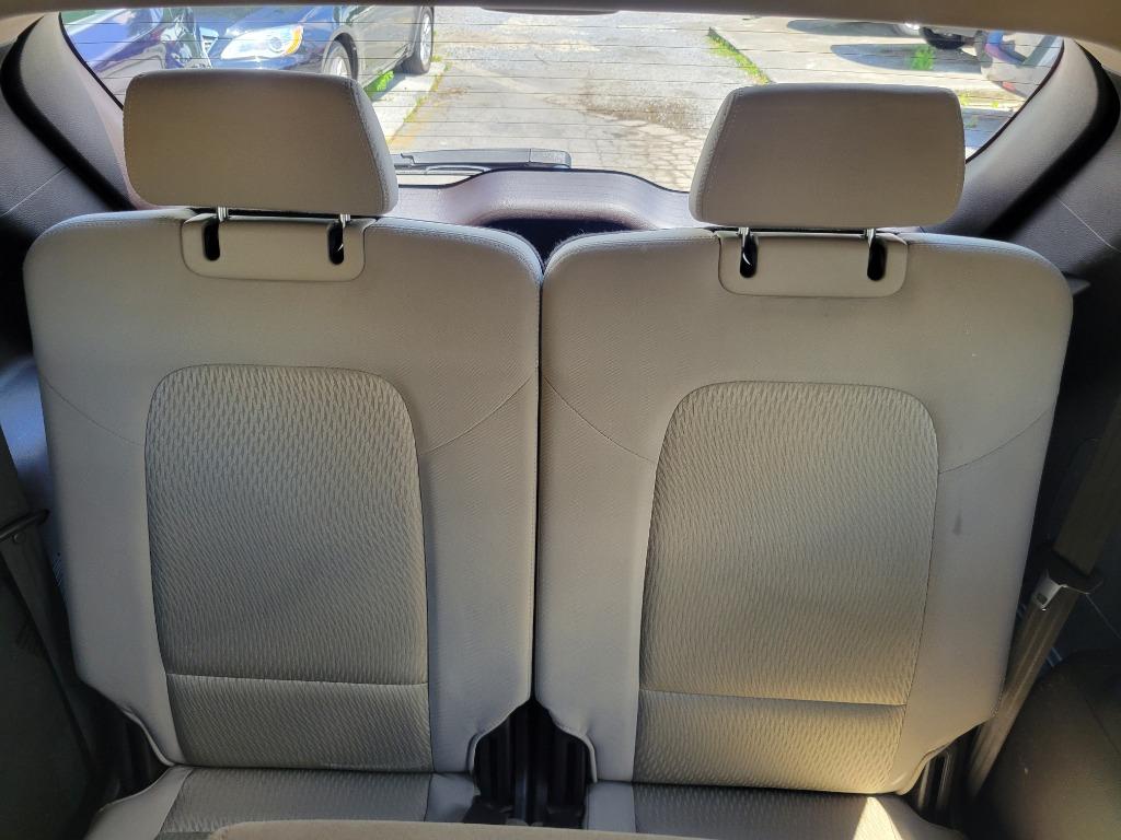 2015 Hyundai Santa Fe - $15,995