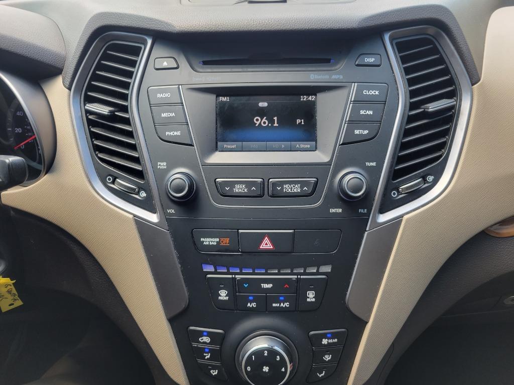 2015 Hyundai Santa Fe - $15,995