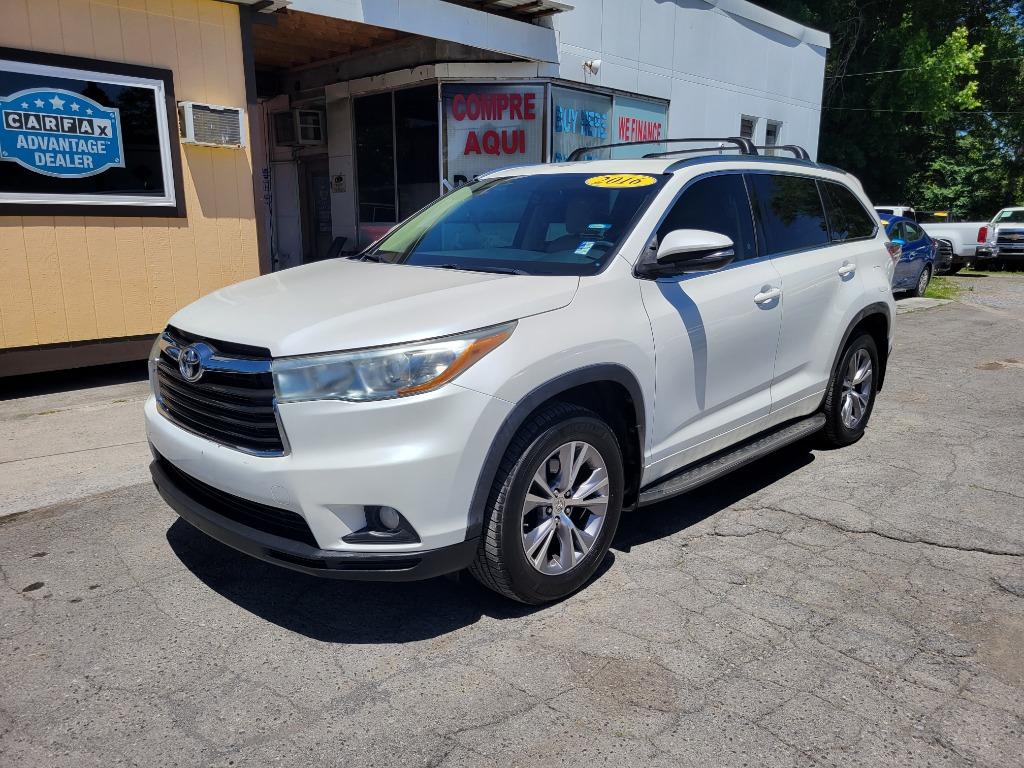 2015 Toyota Highlander - $22,995