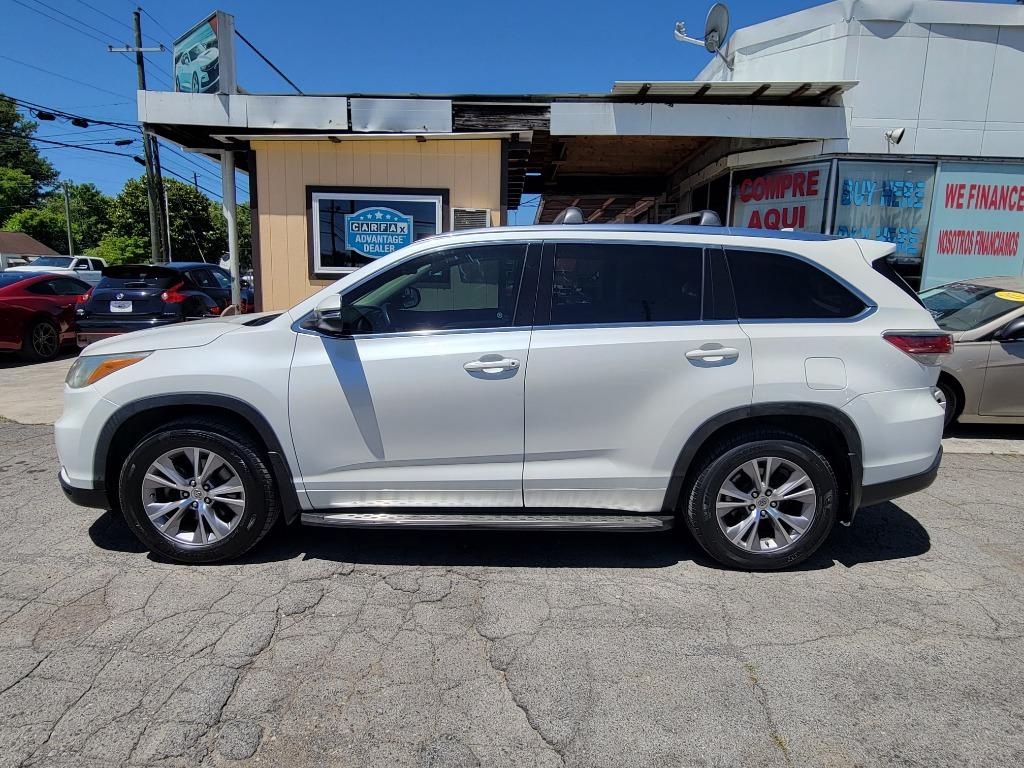 2015 Toyota Highlander - $22,995