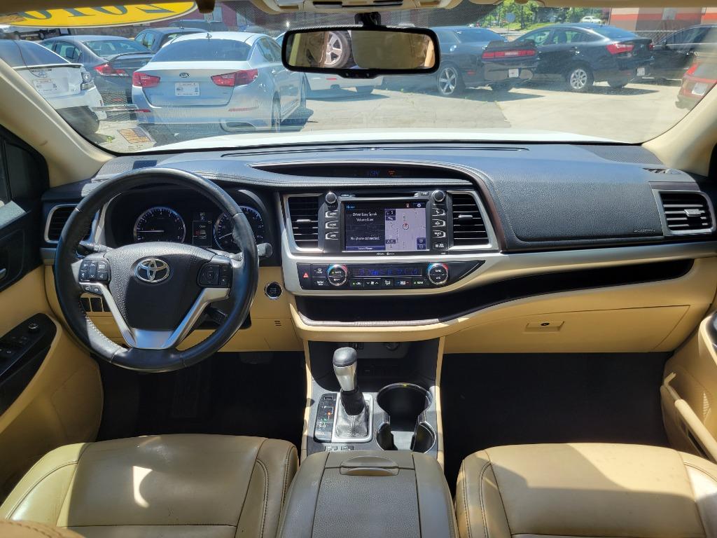 2015 Toyota Highlander - $22,995