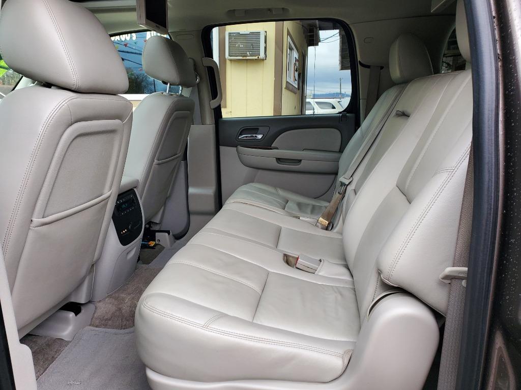 2013 Chevrolet Suburban LT 1500 photo