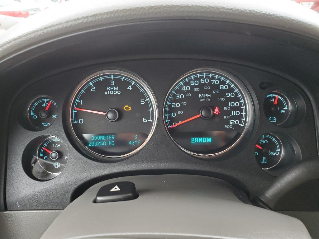 2013 Chevrolet Suburban LT 1500 photo