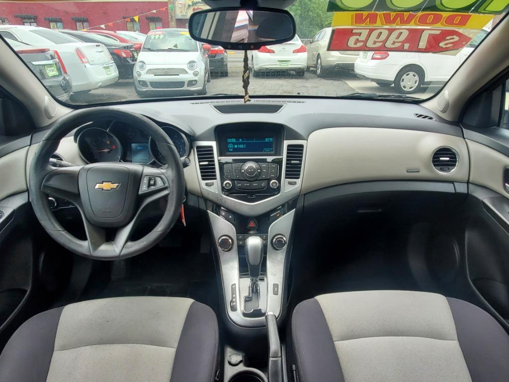 2014 Chevrolet Cruze LS Auto photo