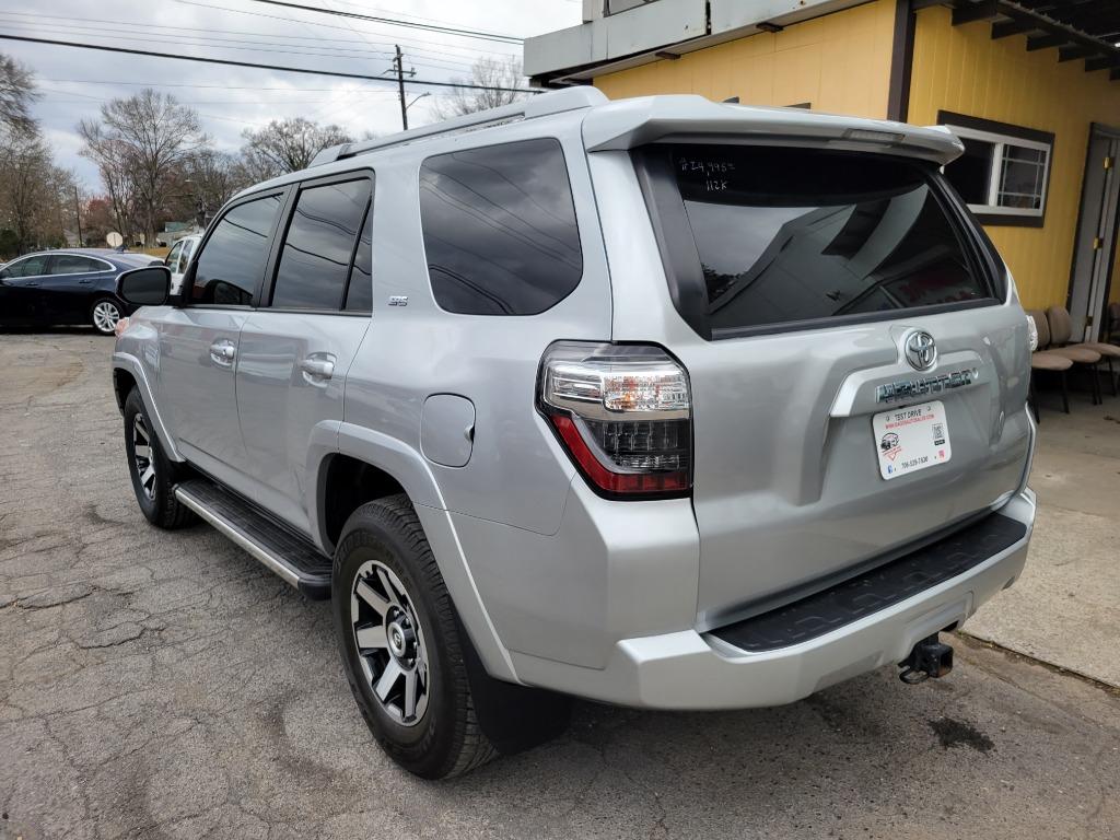 2018 Toyota 4Runner SR5 photo