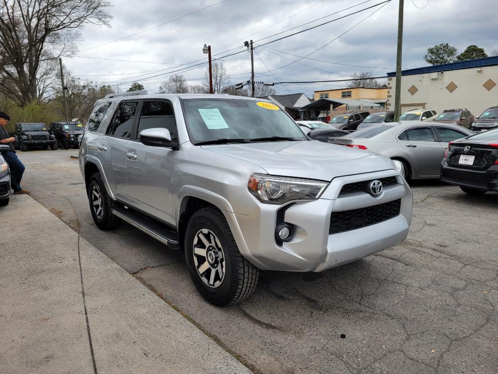The 2018 Toyota 4Runner SR5 photos