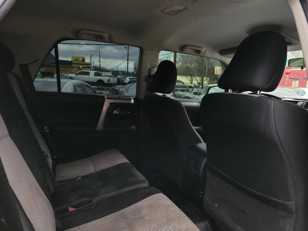 2018 Toyota 4Runner SR5 photo