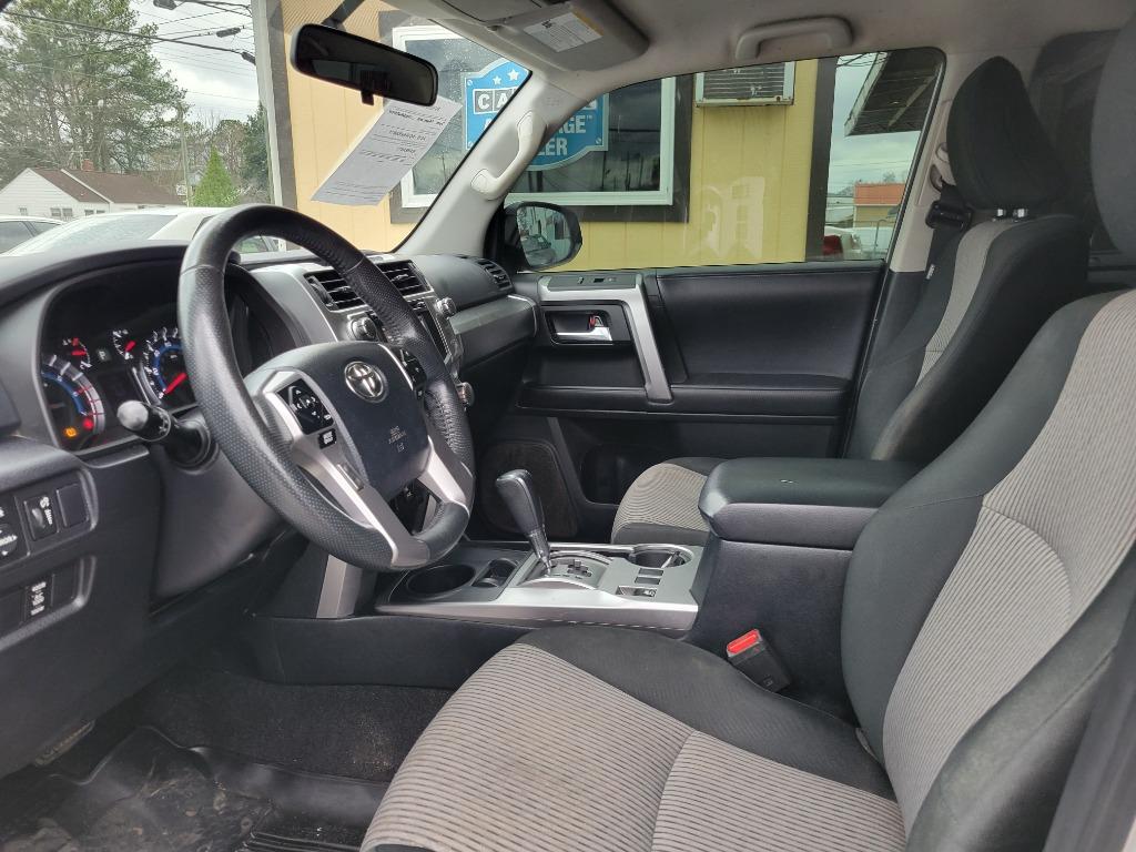 2018 Toyota 4Runner SR5 photo