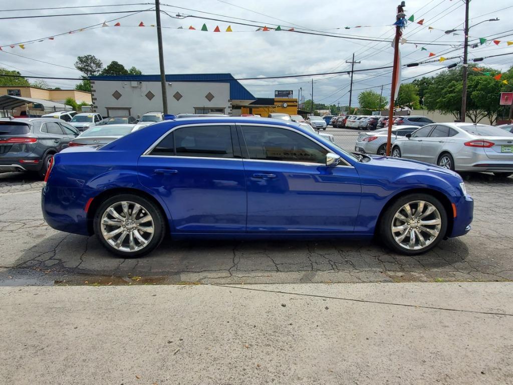 2018 Chrysler 300 - $9,995