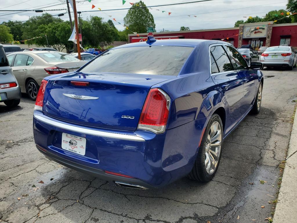 2018 Chrysler 300 - $9,995