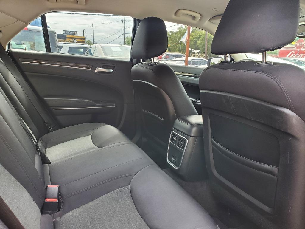 2018 Chrysler 300 - $9,995