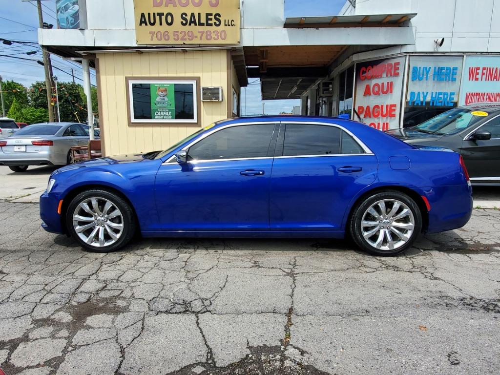 2018 Chrysler 300 - $9,995