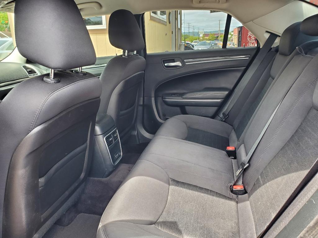 2018 Chrysler 300 - $9,995