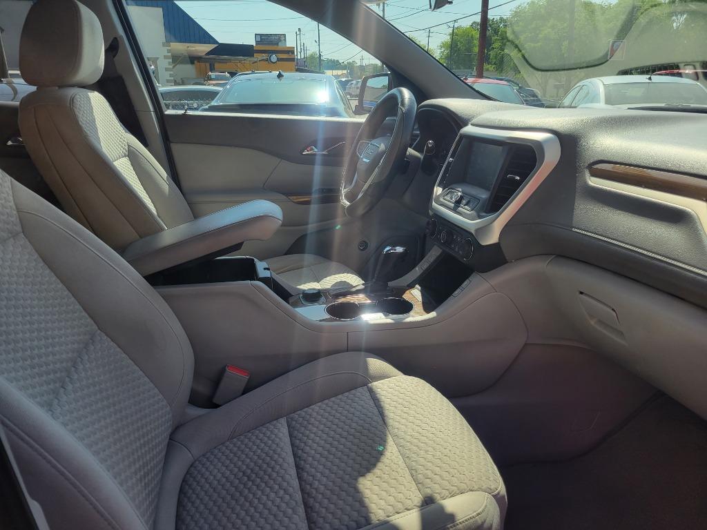 2018 GMC Acadia SLE2 photo