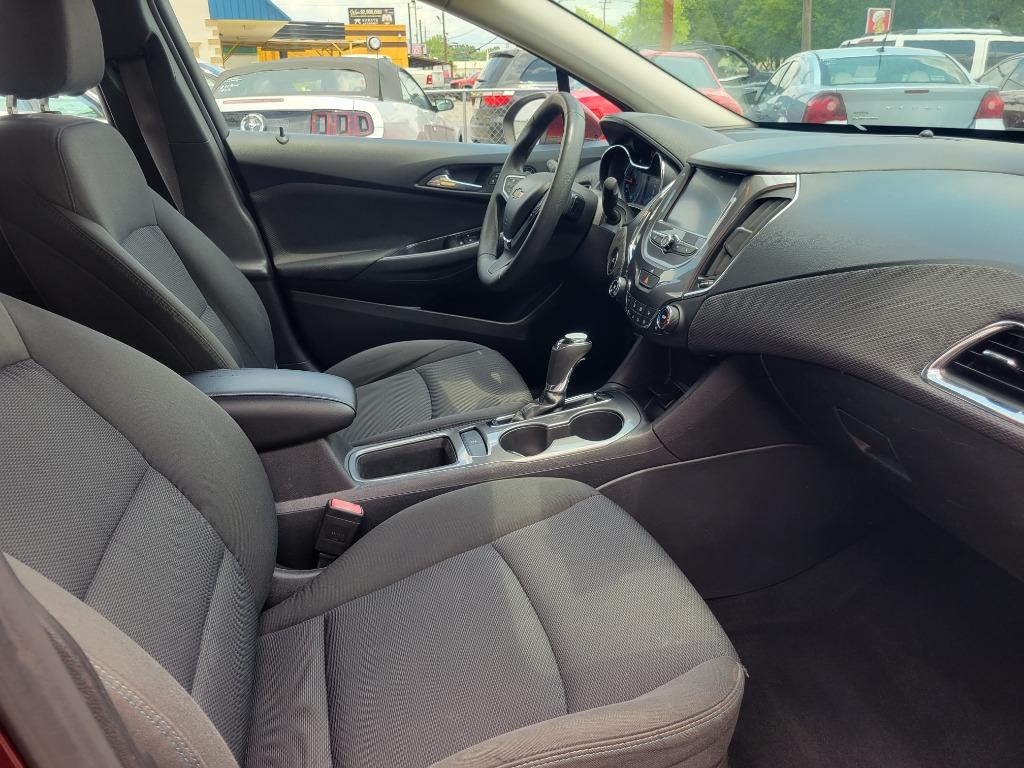 2016 Chevrolet Cruze - $14,995