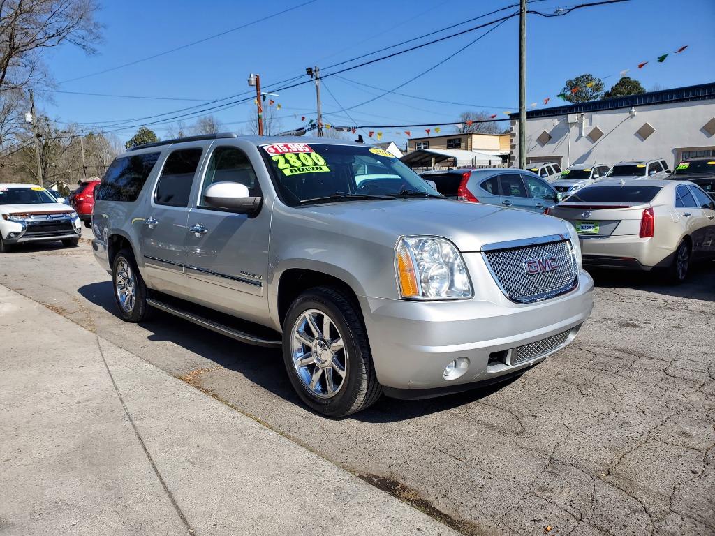 The 2011 GMC Yukon XL Denali photos