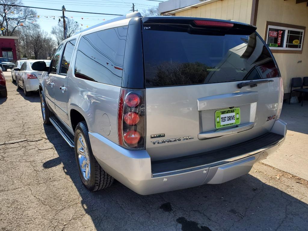 2011 GMC Yukon XL Denali photo