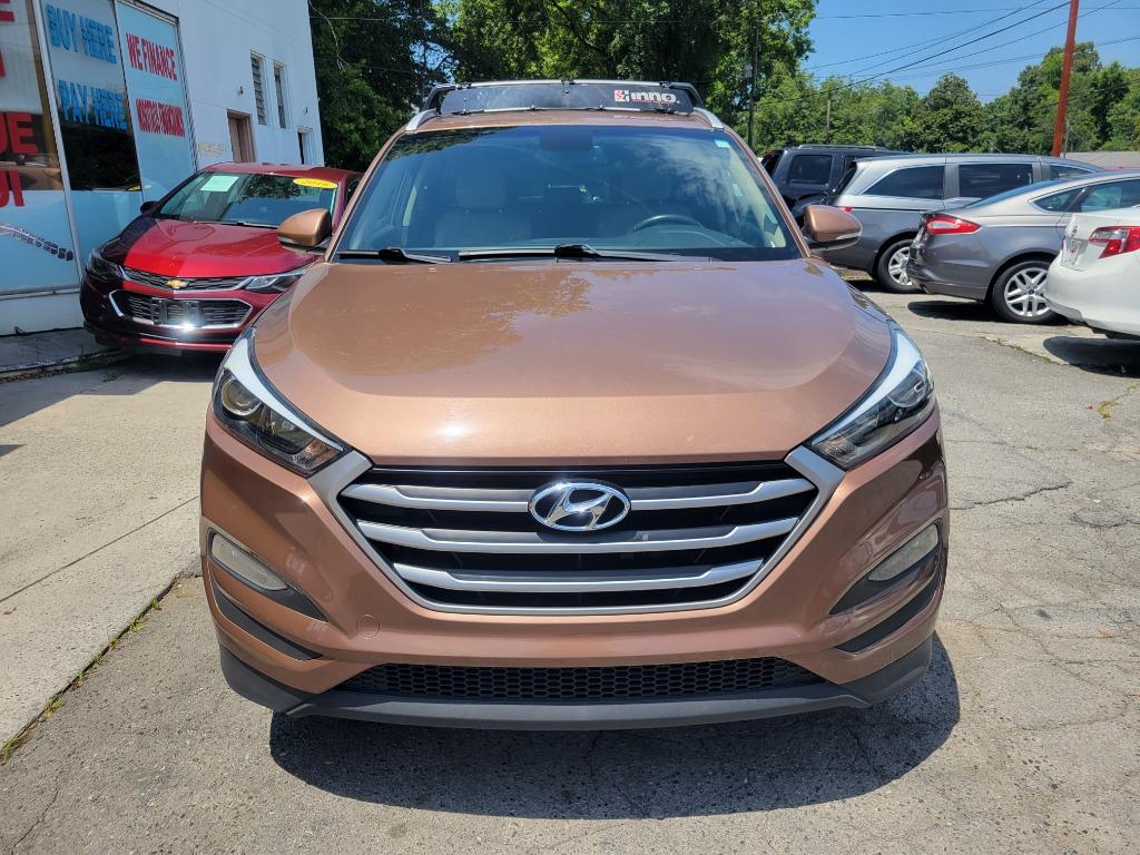 2017 Hyundai Tucson - $10,995