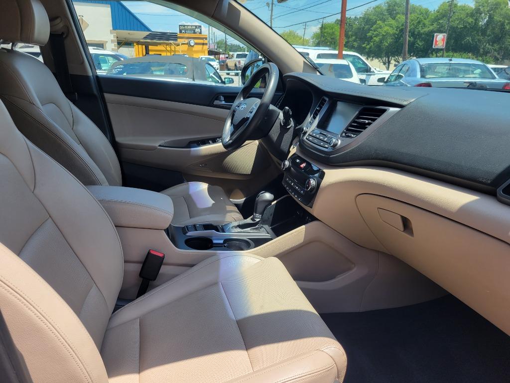 2017 Hyundai Tucson - $10,995